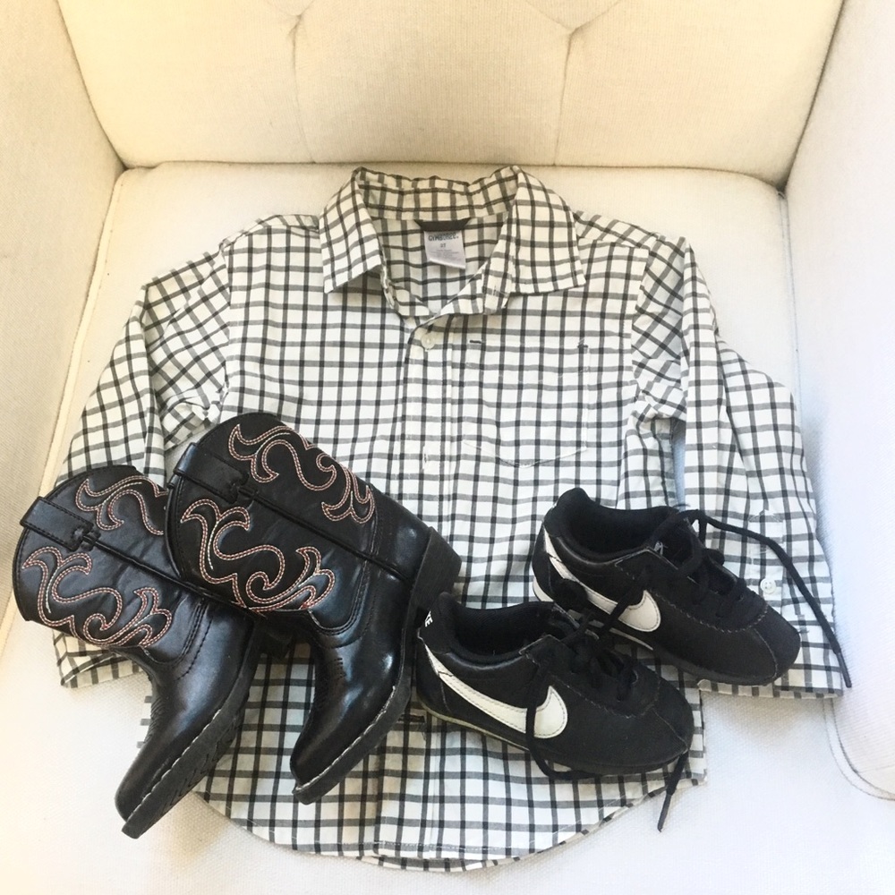 Lot of boys 2t clothes 3 shirts1 sweater 2 shoes